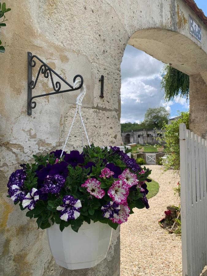La Maison Du Pont La Rochebeaucourt-et-Argentine 외부 사진