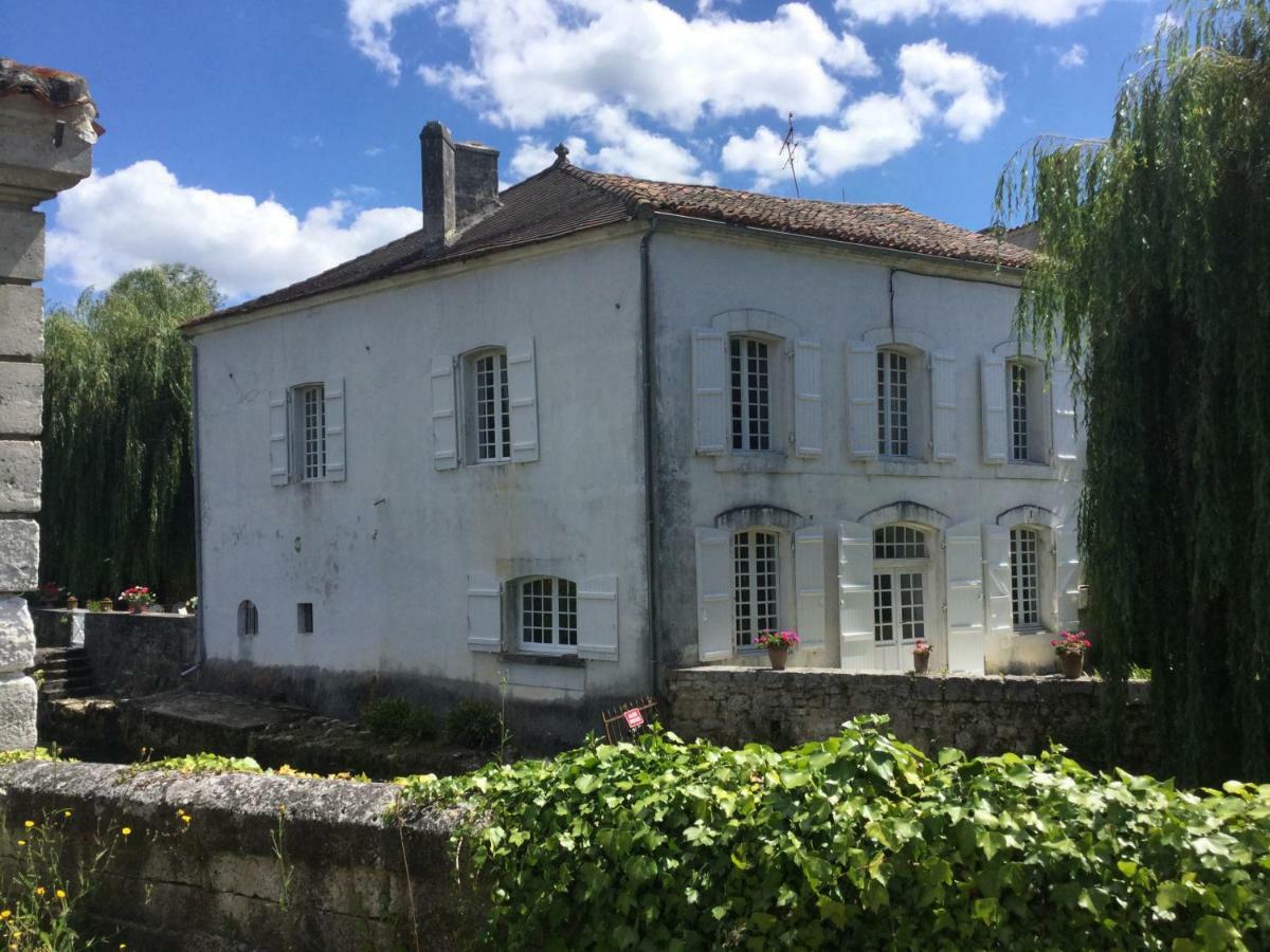 La Maison Du Pont La Rochebeaucourt-et-Argentine 외부 사진